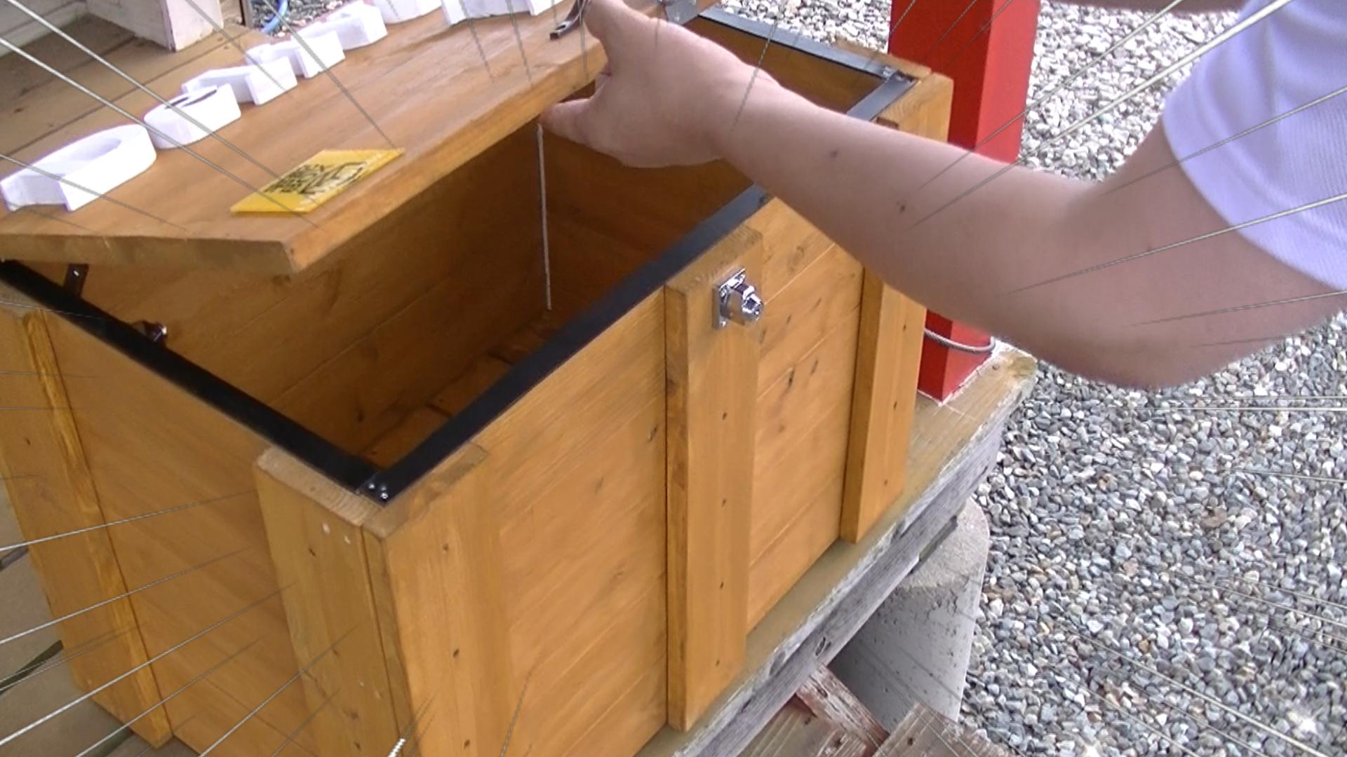 DIYした木製の宅配ボックス
