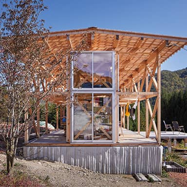 ＴＨＥ　ＳＥＳＥＲＡＧＩ　ＣＡＭＰ　－地域資源で建てる基地－