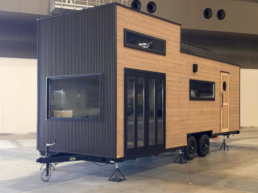 トレーラーハウス
ROADIE